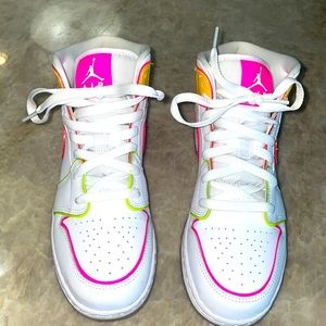 air jordan 1 edge glow